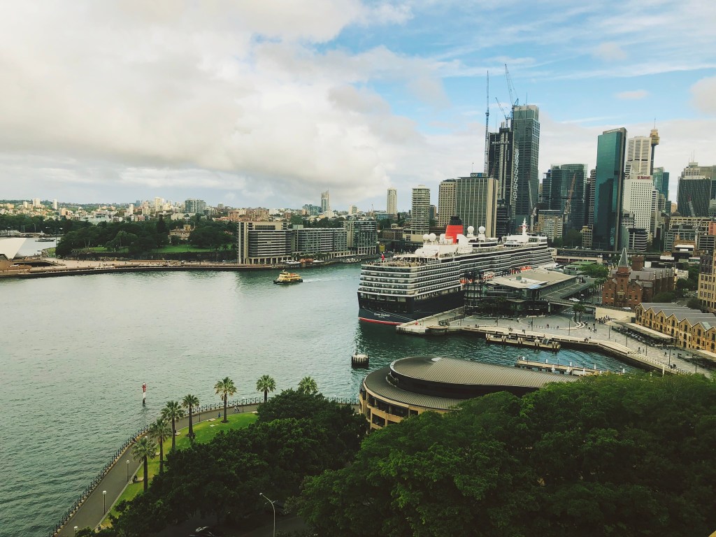 Widok na wieżowce w Sydney